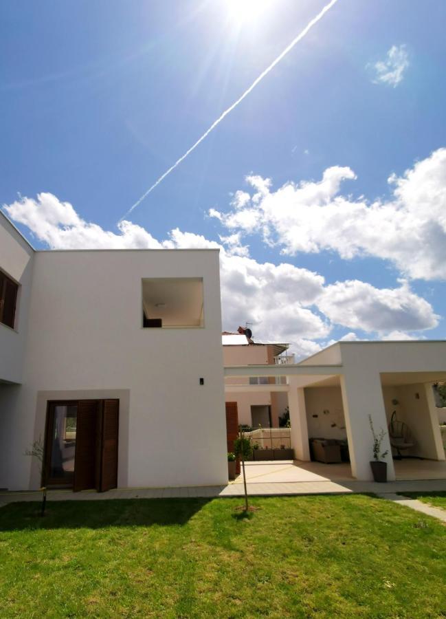 Apartments Leticia Vrsi Esterno foto