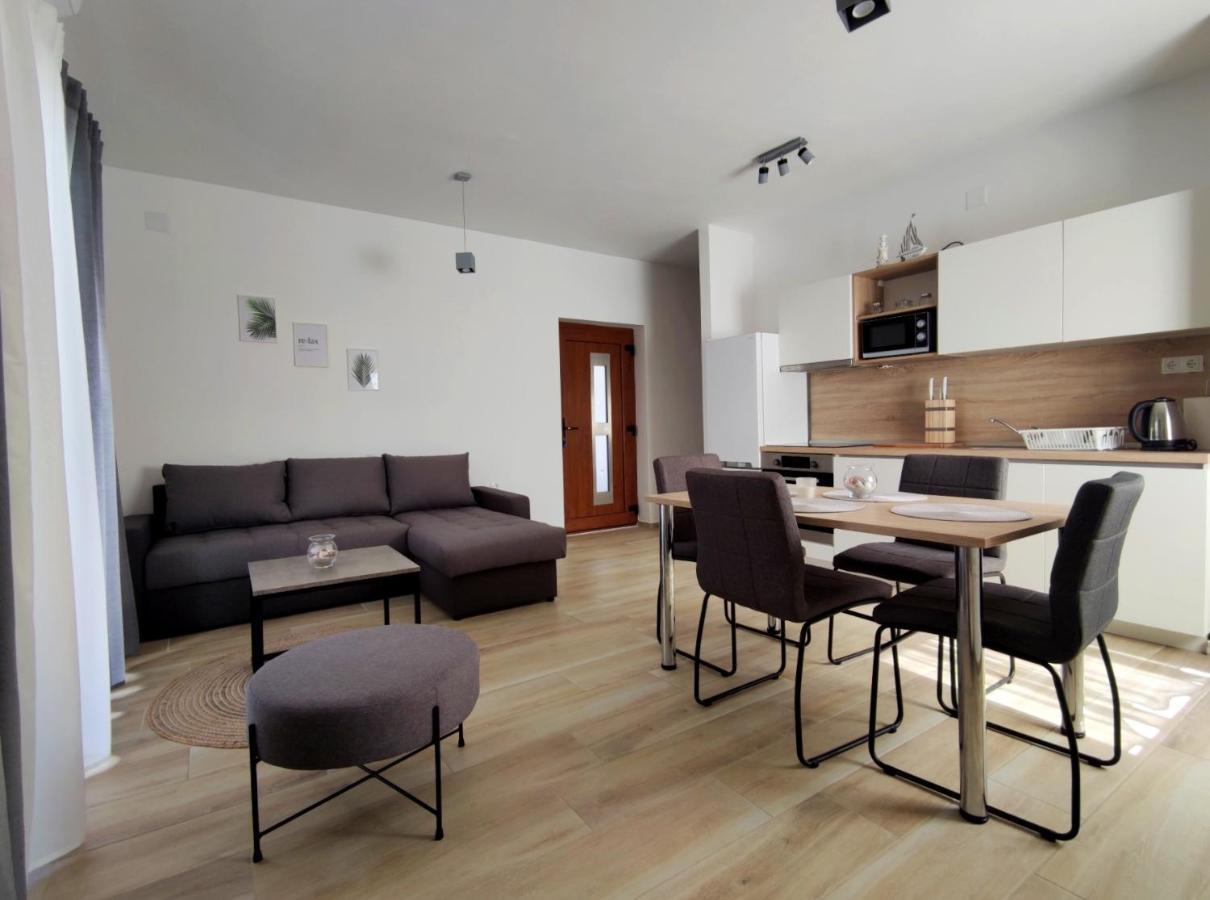 Apartments Leticia Vrsi Esterno foto